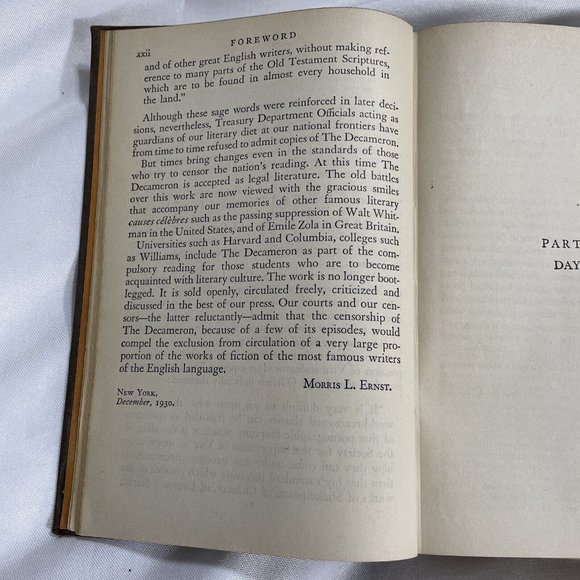 The Decameron Giovanni Boccaccio Translated Cloth Book Modern Vintage 1930’s - Picture 11 of 12